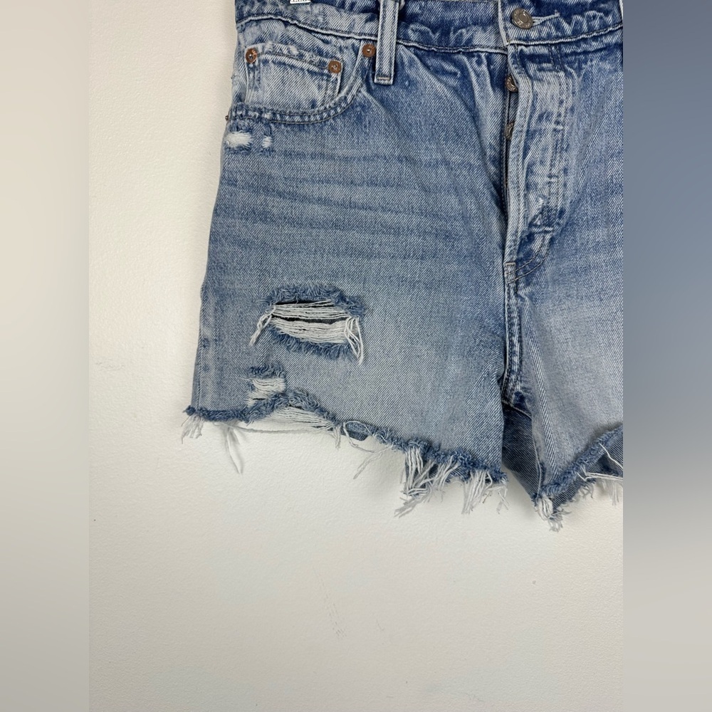 GAP Mom Fit Denim Shorts Medium Wash Destroy Women’s Sz 10 - Picture 3 of 7